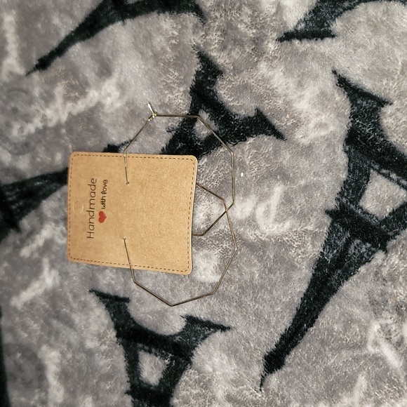 Earrings - Picture 1 of 5